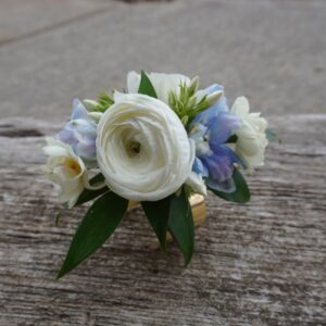 Corsage-Fresh Flowers for special events