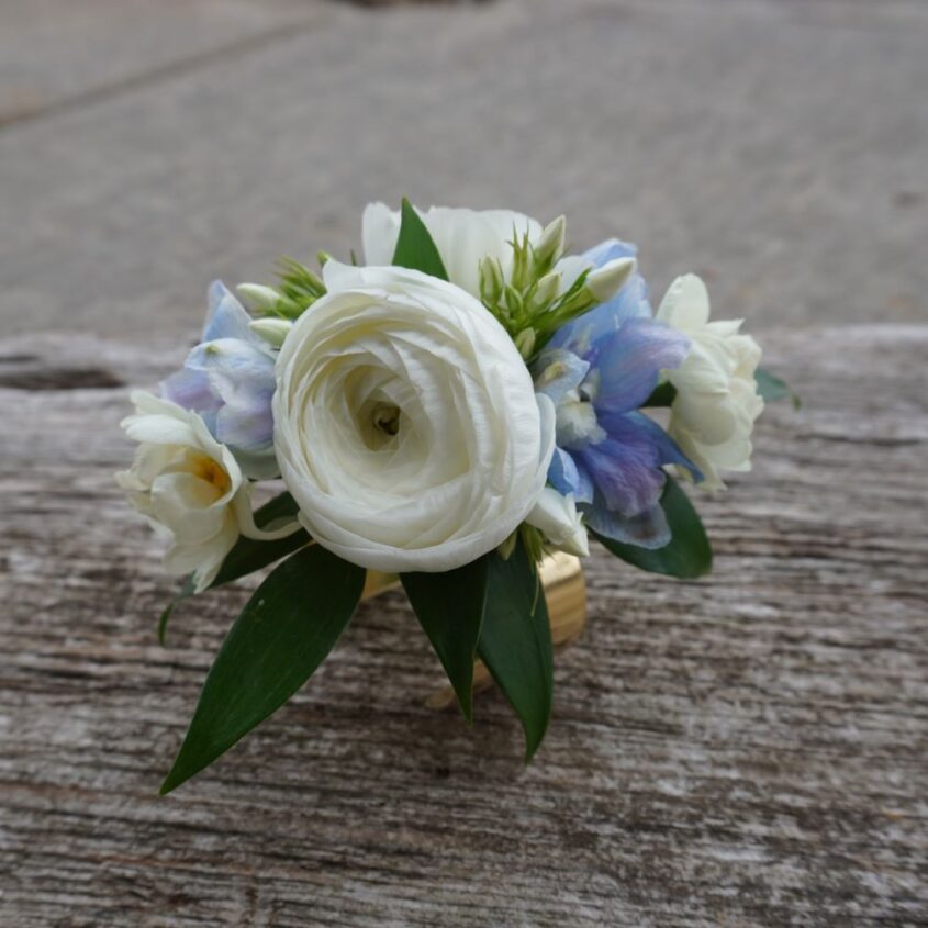 Corsage-Fresh Flowers for special events