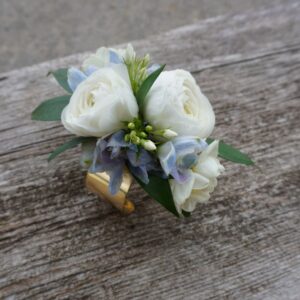 Corsage-Fresh Flowers for special events